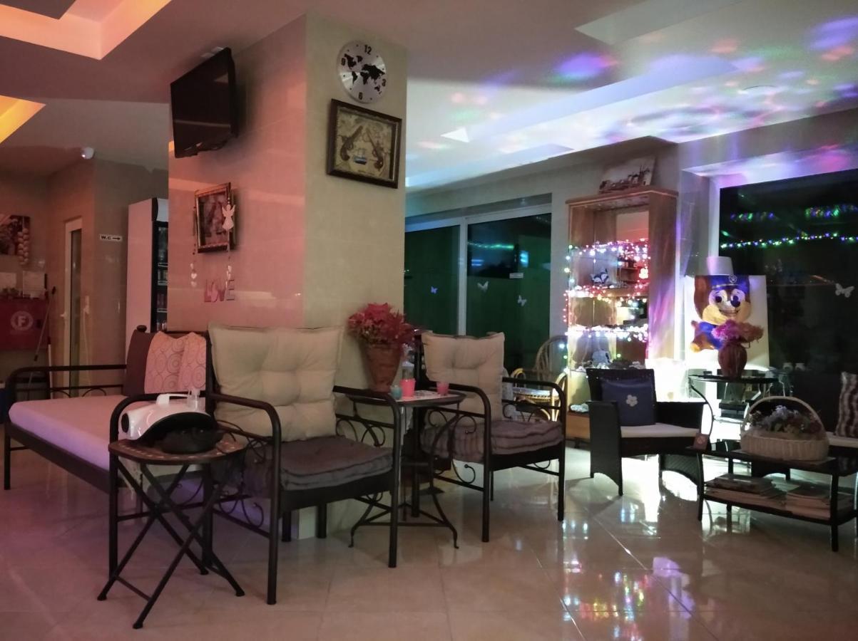 Nikolakakis Rooms Lavrio Exterior photo