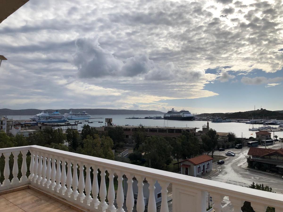 Nikolakakis Rooms Lavrio Exterior photo