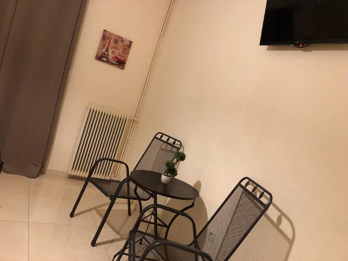 Nikolakakis Rooms Lavrio Exterior photo