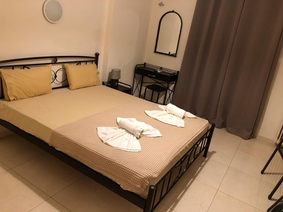 Nikolakakis Rooms Lavrio Exterior photo