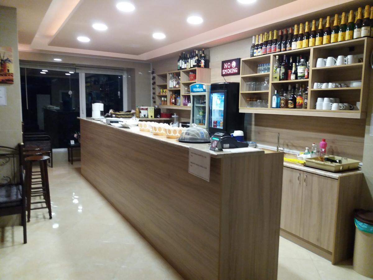 Nikolakakis Rooms Lavrio Exterior photo