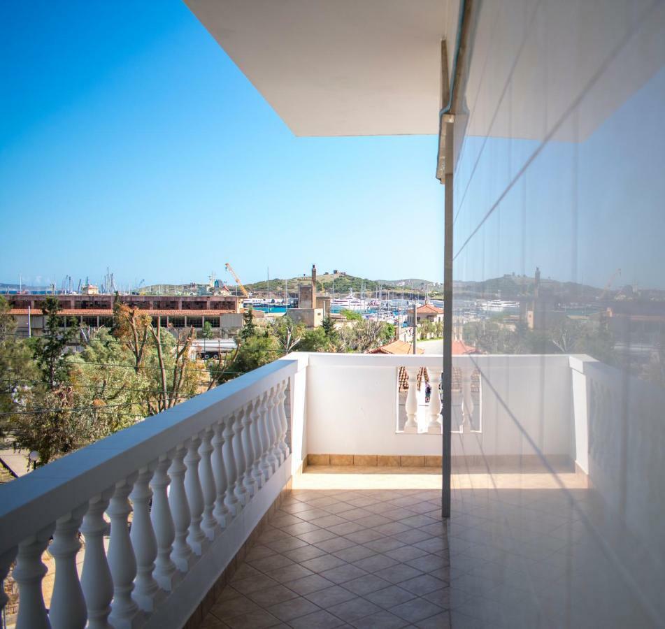 Nikolakakis Rooms Lavrio Exterior photo