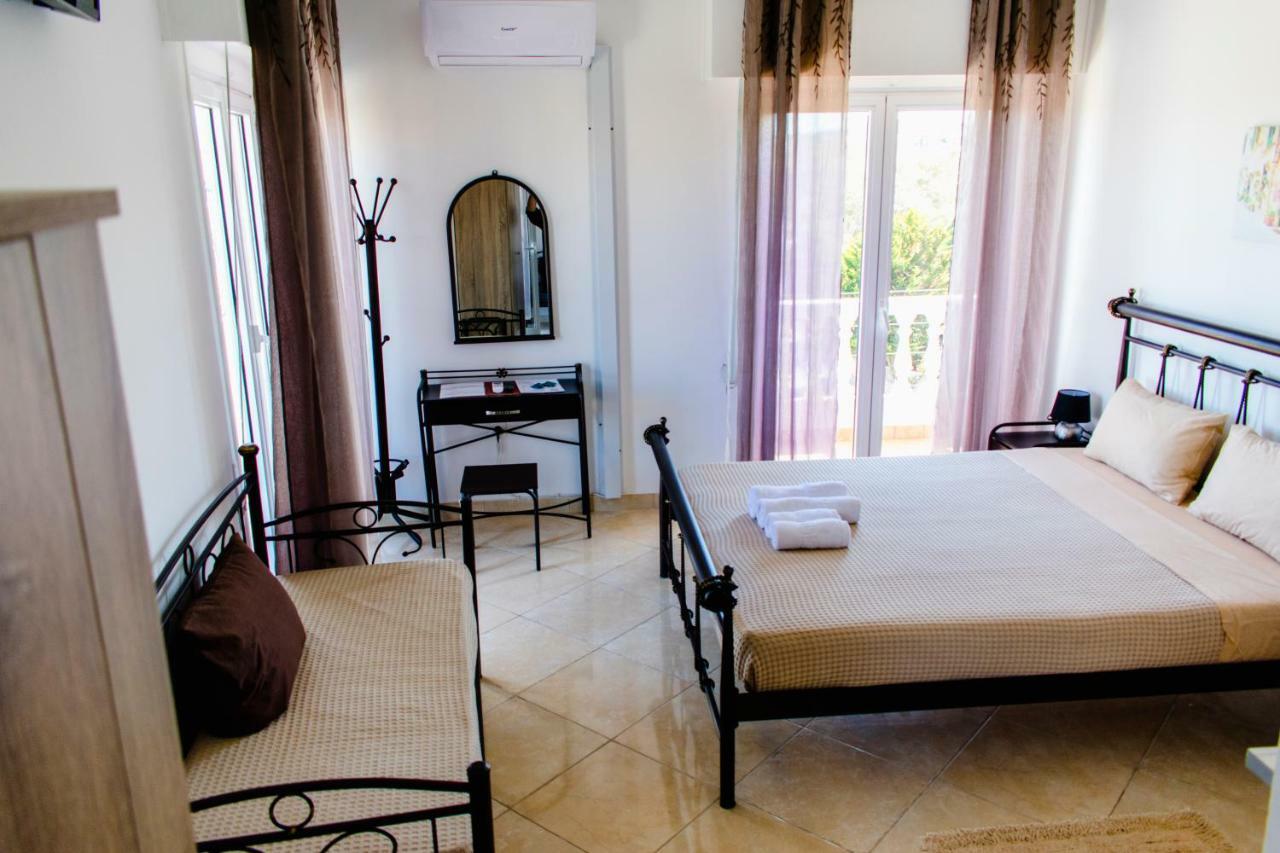 Nikolakakis Rooms Lavrio Exterior photo