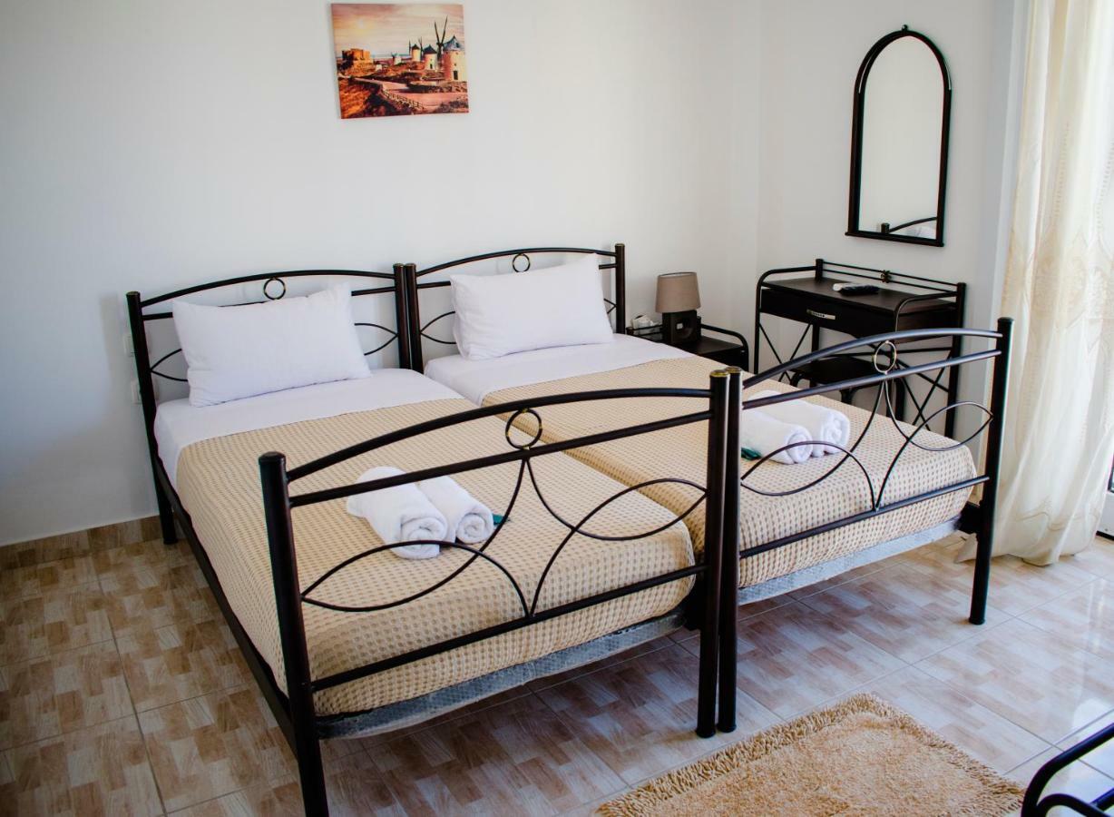 Nikolakakis Rooms Lavrio Exterior photo